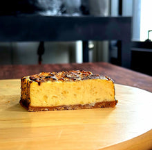 Load image into Gallery viewer, Champagne de Pear Yaki 🍐 (Camembert Cheesecake) 6"