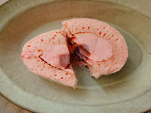 Load image into Gallery viewer, 【 Yae-Sakura Komeko Cream Roll Workshop】八重桜の生乳米卷