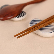 Load image into Gallery viewer, Hexagon Wooden Chopsticks 六角箸 set of 5