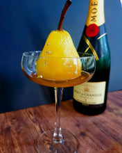 Load image into Gallery viewer, Champagne de Pear Yaki 🍐 (Camembert Cheesecake) 6"