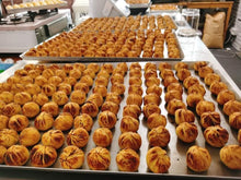 Load image into Gallery viewer, Kama-yaki Pineapple Balls 窯焼きの丸型凤梨球 (set of 2 tubs) Pre-Order 2026