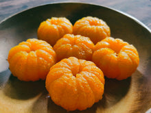 Load image into Gallery viewer, Wakayama Kankitsu Cheesecake 和歌山の酒渍柑橘使用し