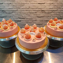 Load image into Gallery viewer, Sakura Awayuki Mille Crepe Cake 桜香るの 「淡雪」 クレープケーキ