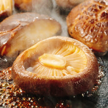 Load image into Gallery viewer, Oita's Log-cultivated Dried Mushroom 大分県産高級原木花菇