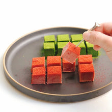 Load image into Gallery viewer, Meiji Strawberry Choc 明治彩味草莓巧克力 (22%)