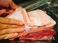 Load image into Gallery viewer, Okinawa Smoked Salted 冲繩島酒家の燻製塩 80g