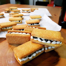 Load image into Gallery viewer, Marusei Rum & Raisinwich