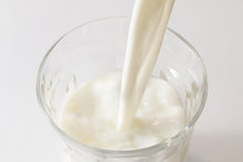 Load image into Gallery viewer, Tottori Chichiyasu Milk 鳥取県チチヤス牛乳 200ml
