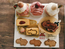 Load image into Gallery viewer, Ichigo Cheesecake Platter (set of 9 pcs) 莓のチーズケーキの盛り合わせ
