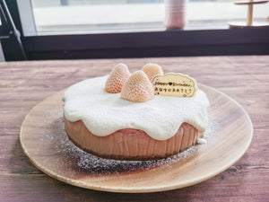 Awayuki Ichigo Cheesecake 淡雪莓のチーズケーキ